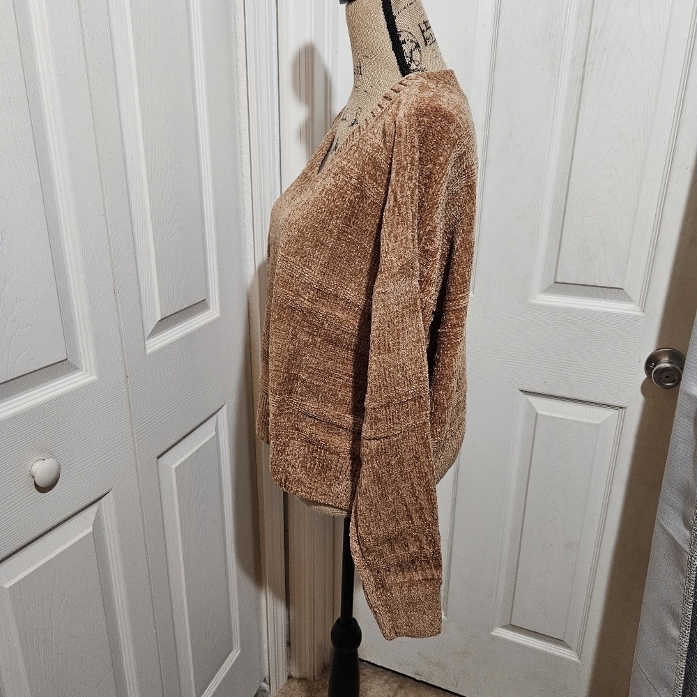 SO Caramel Brown V-Neck Chenille Sweater Size XL - Picture 4 of 13
